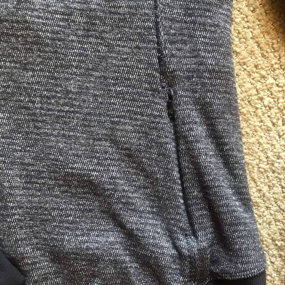 Lululemon Runderful 1/2 Zip - Picture 4 of 8